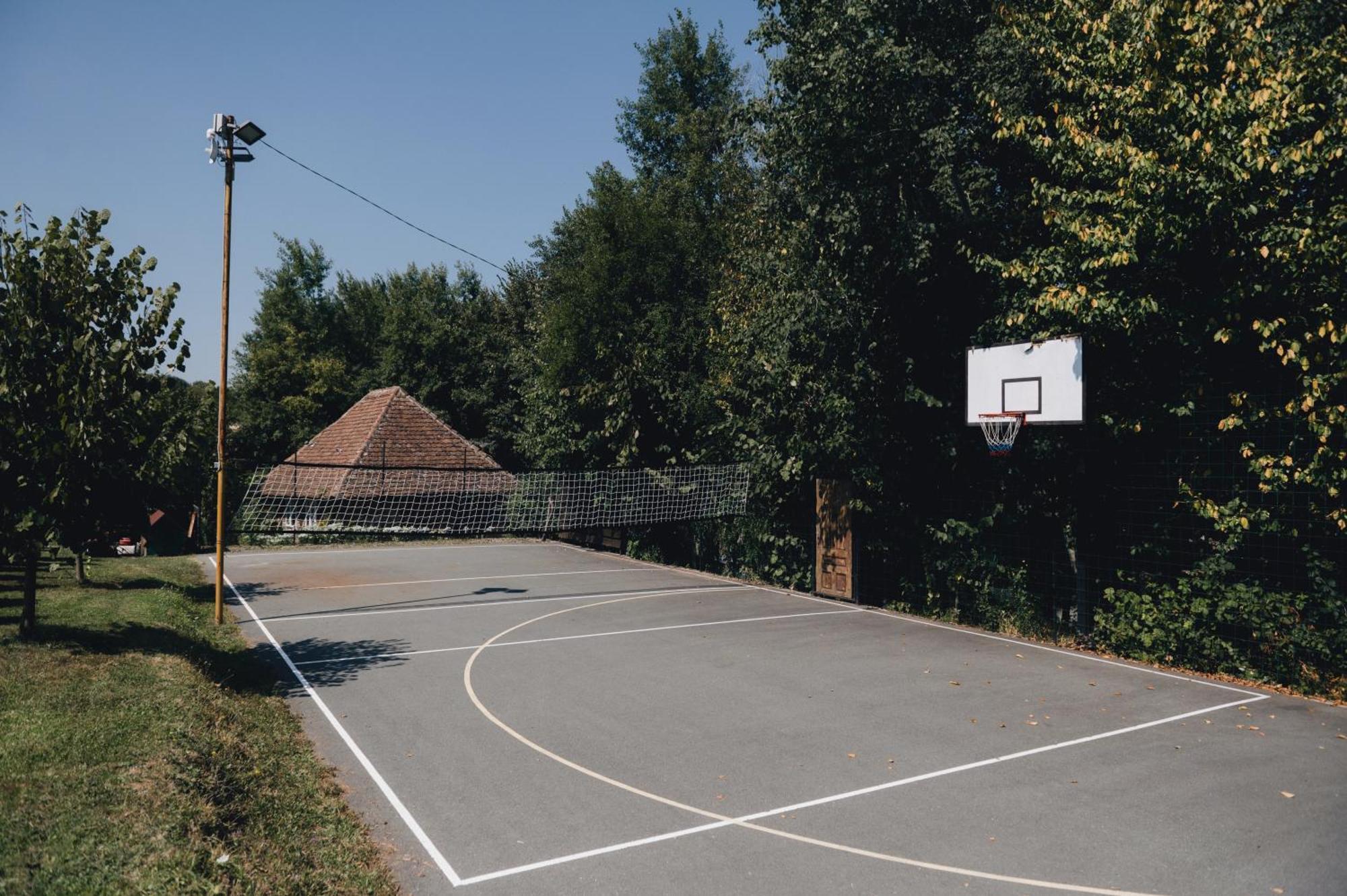 Вилла Magaze De Luxe Gradacac Экстерьер фото