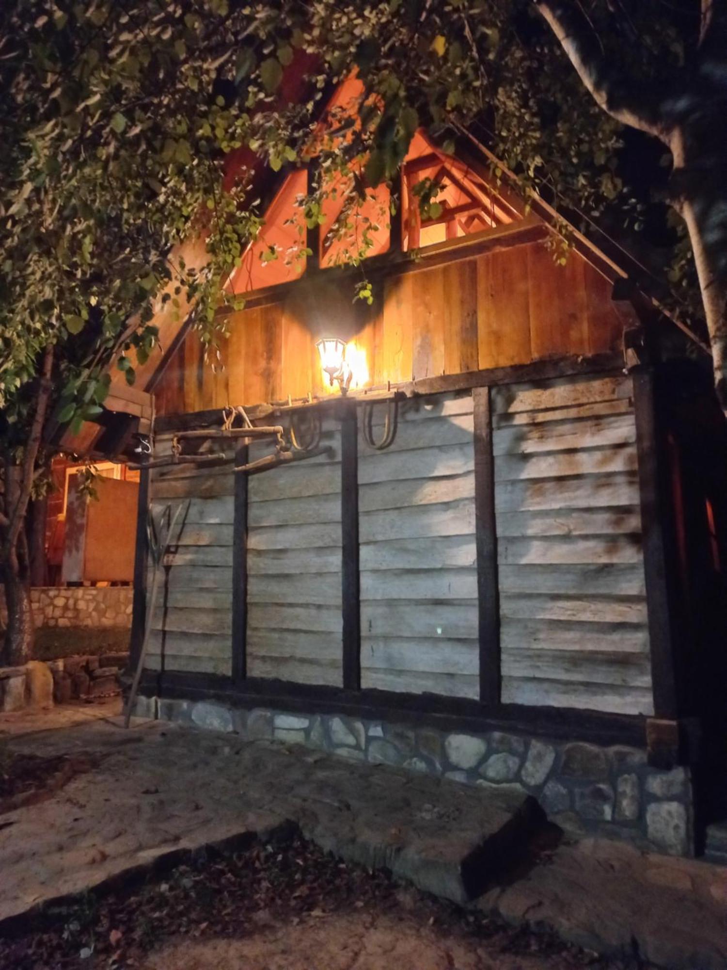 Вилла Magaze De Luxe Gradacac Экстерьер фото
